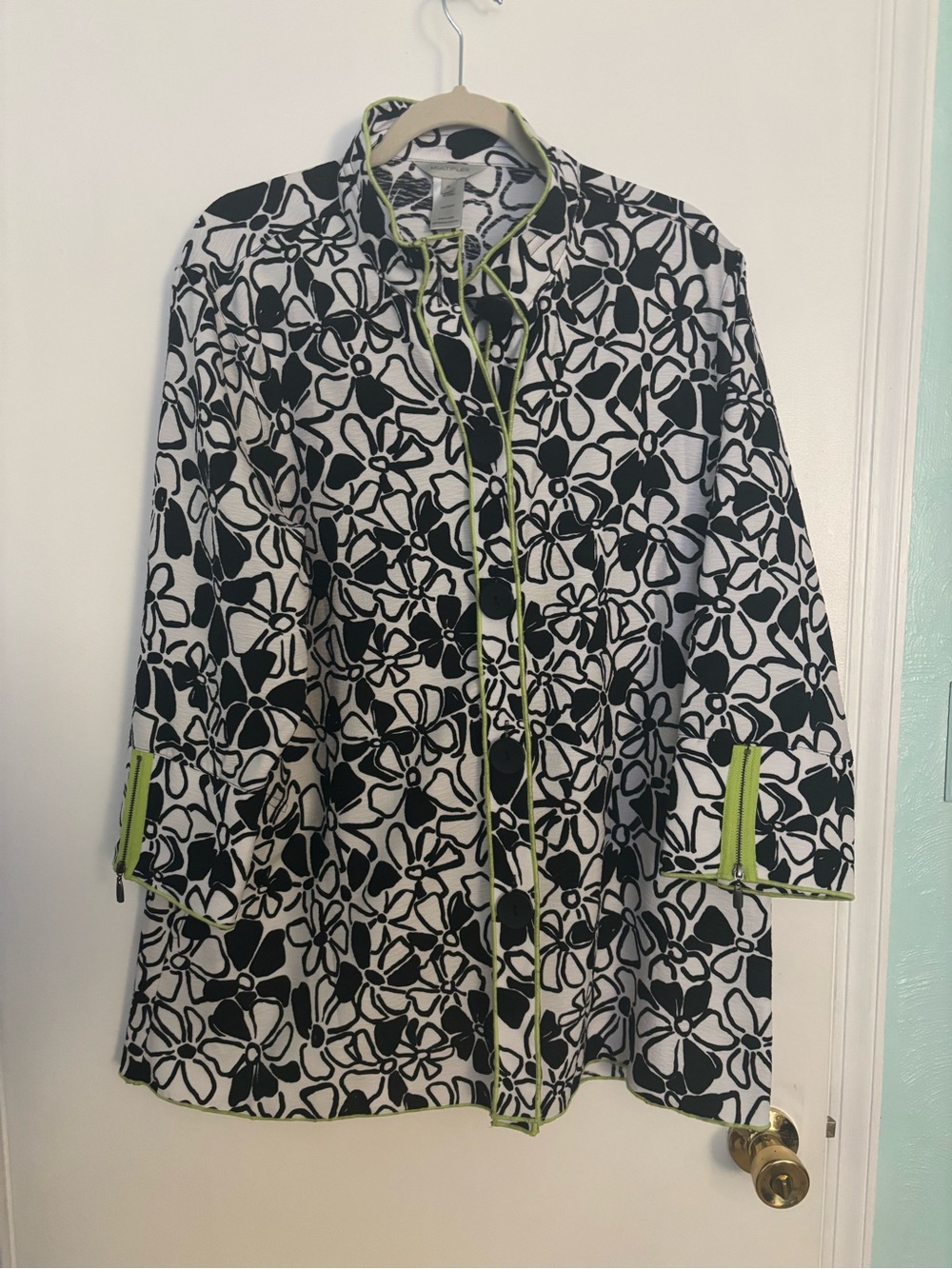 Multiples XL black & White Floral Button-Front Jacket with Lime Trim